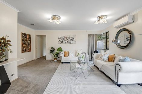 Photo of property in 26 Black Teal Close, Unsworth Heights, Auckland, 0632