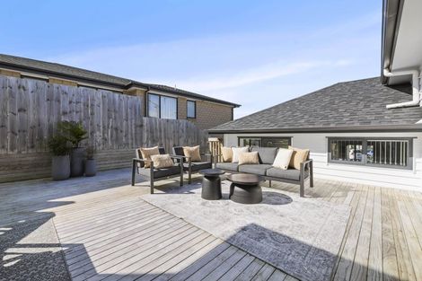 Photo of property in 27 Surf View Crescent, Red Beach, 0932