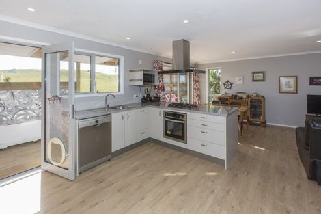 Photo of property in 10 Sunset Drive, Baylys Beach, Dargaville, 0377