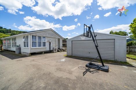 Photo of property in 14 Young Grove, Stokes Valley, Lower Hutt, 5019