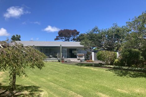 Photo of property in 17 Hutchins Street, Waitara, 4320