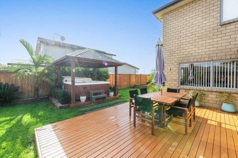 Photo of property in 8 Scotsmoor Drive, Wattle Downs, Auckland, 2103