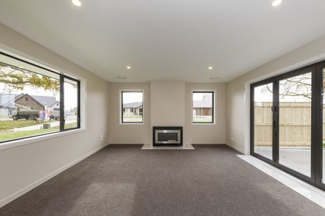 Photo of property in 13 Grand Oaks Drive, Awapuni, Palmerston North, 4412