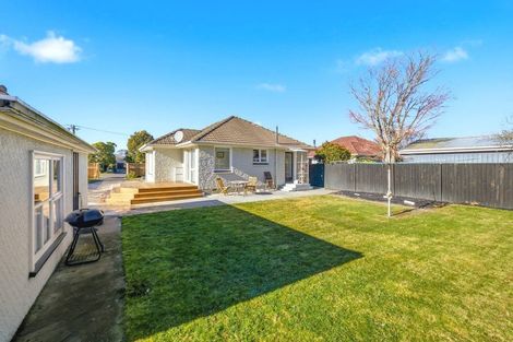 Photo of property in 33 Fovant Street, Russley, Christchurch, 8042