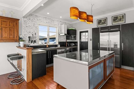 Photo of property in 236 Kennedy Road, Onekawa, Napier, 4110