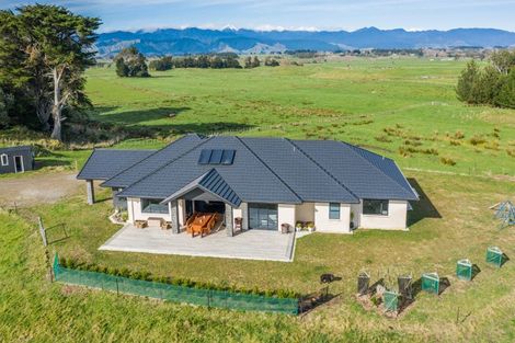 Photo of property in 947 Koputaroa Road, Koputaroa, Levin, 5575