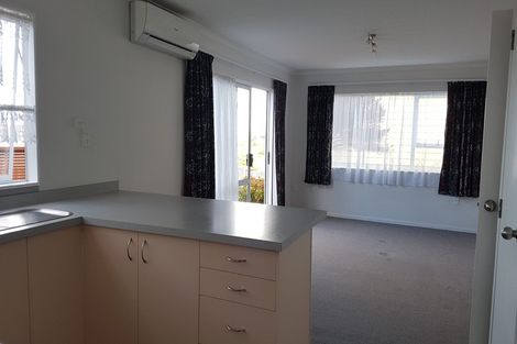 Photo of property in 1/19 Hauraki Crescent, Pinehill, Auckland, 0632