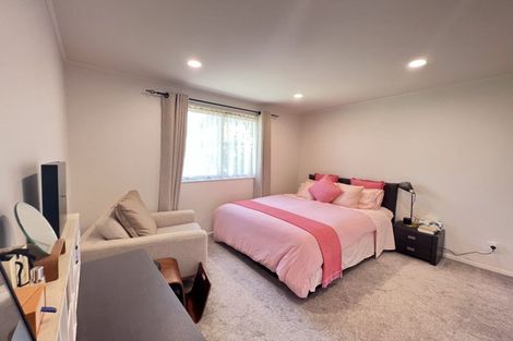 Photo of property in 1/33 Penion Drive, Flat Bush, Auckland, 2023