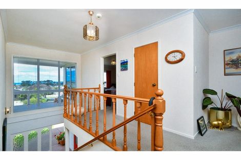 Photo of property in 2 Parkside Road, West Harbour, Auckland, 0618