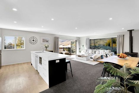 Photo of property in 71 Stratford Drive, Mount Pisa, Cromwell, 9383