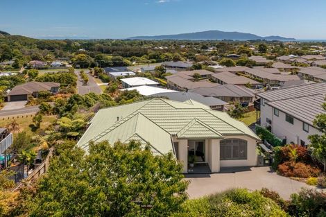 Photo of property in 56 Kakariki Grove, Waikanae, 5036