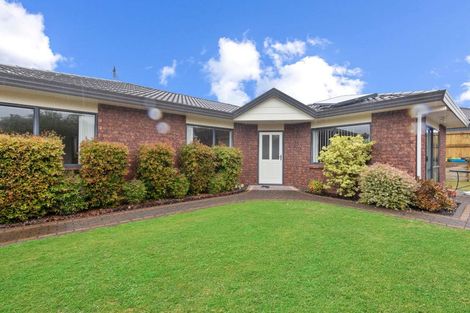 Photo of property in 9 Heaphy Place, Pukehangi, Rotorua, 3015