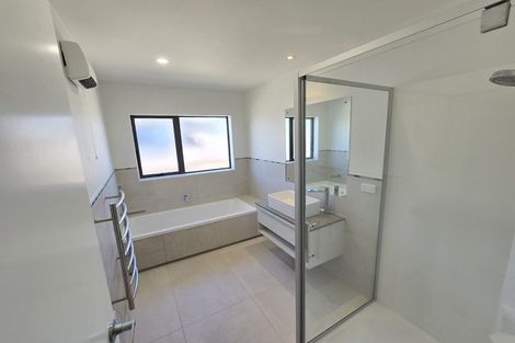 Photo of property in 11 Kuhanui Drive, Karaka, Papakura, 2113