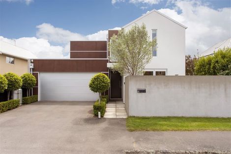 Photo of property in 43 Hawkesbury Avenue, St Albans, Christchurch, 8014