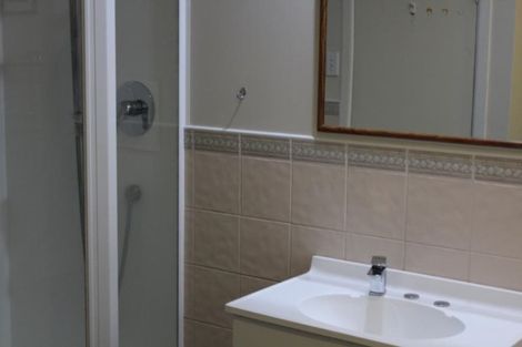 Photo of property in 18 Cave Road, Houghton Bay, Wellington, 6023