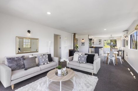 Photo of property in 6b Jacaranda Grove, Maungaraki, Lower Hutt, 5010