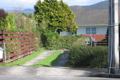 Photo of property in 9 Farrier Grove, Featherston, 5710