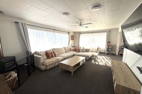 Photo of property in 4 Renata Road, Otaki, 5512