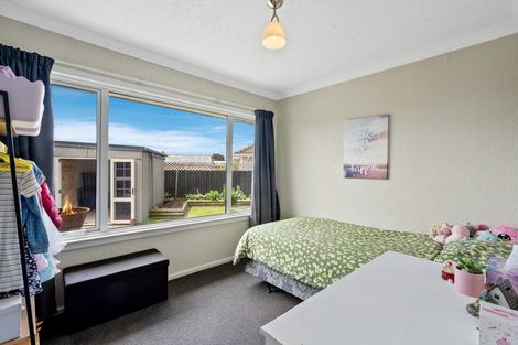 Photo of property in 82 Effingham Street, North New Brighton, Christchurch, 8083