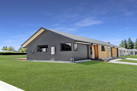 Photo of property in 10 Jack Adamson Drive, Twizel, 7901