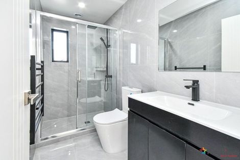 Photo of property in 4a Romney Place, Manurewa, Auckland, 2102