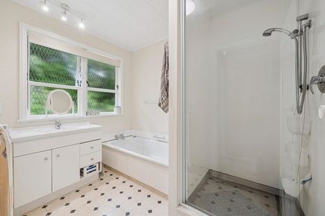Photo of property in 71 Nimmo Avenue East, Waikanae, 5036
