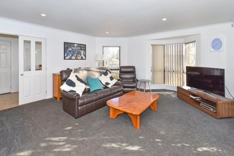 Photo of property in 22 Moyrus Crescent, East Tamaki Heights, Auckland, 2016