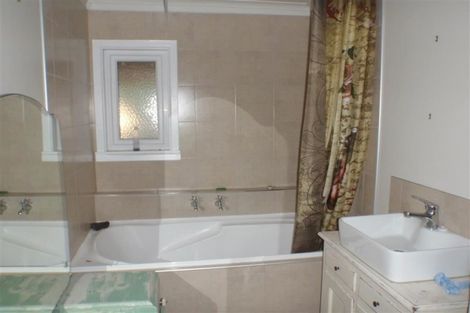 Photo of property in 9 High Street, Hawarden, 7385