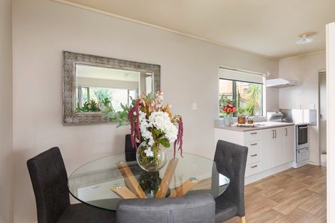 Photo of property in 1/12 Kelkirk Street, Kelston, Auckland, 0602