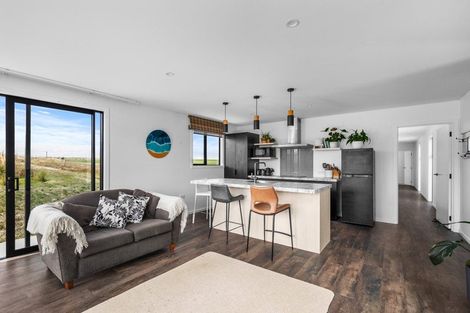 Photo of property in 20 Golden Heights Road, Springvale, Alexandra, 9393