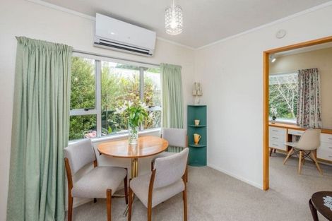 Photo of property in 12 Poneke Drive, Waikanae, 5036