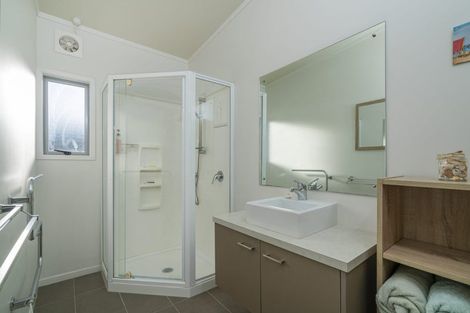 Photo of property in 2 Pelican Place, Whitianga, 3510