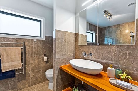 Photo of property in 16 Kilsby Place, Levin, 5510