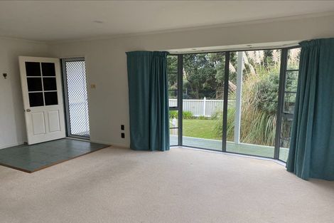 Photo of property in 2 Marram Way, Peka Peka, Waikanae, 5391
