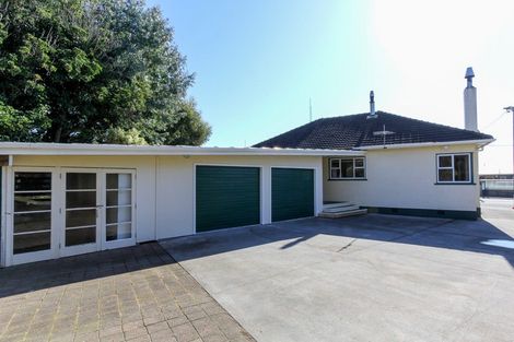 Photo of property in 33 Breakwater Road, Moturoa, New Plymouth, 4310