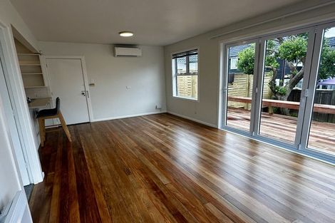 Photo of property in 2/8 Campbell Road, Takapuna, Auckland, 0622