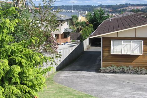 Photo of property in 1/776 East Coast Road, Oteha, Auckland, 0630