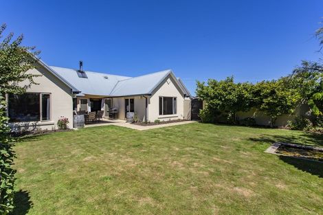 Photo of property in 22 Melford Close, Rangiora, 7400