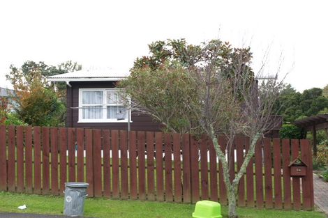 Photo of property in 34 Judkins Crescent, Cockle Bay, Auckland, 2014
