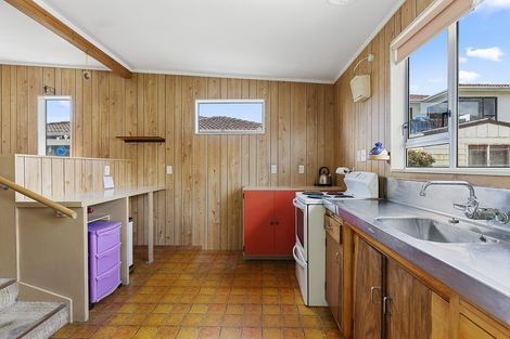 Photo of property in 12 Beach Road, Titahi Bay, Porirua, 5022