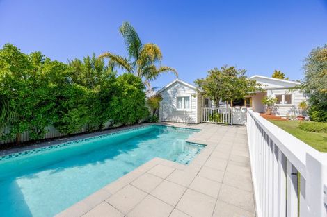 Photo of property in 6 Thistle Street, Napier South, Napier, 4110