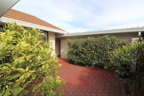 Photo of property in 2/30c Greers Road, Ilam, Christchurch, 8041