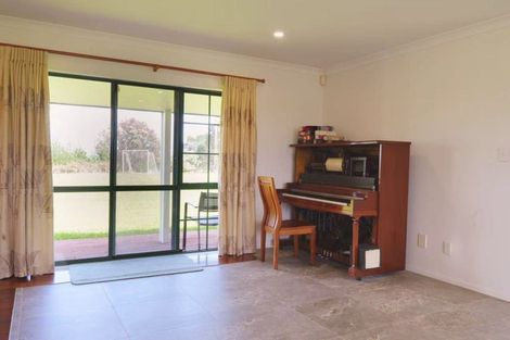 Photo of property in 91 Trig Road, Whitford, Howick, 2571