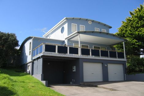 Photo of property in 18 Rewa Place, Russell, 0202