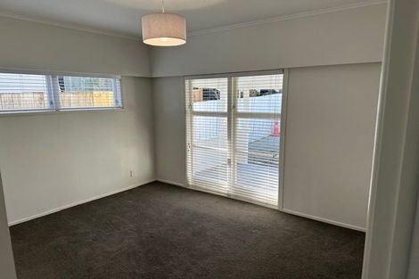 Photo of property in 1/2 East Coast Road, Milford, Auckland, 0620