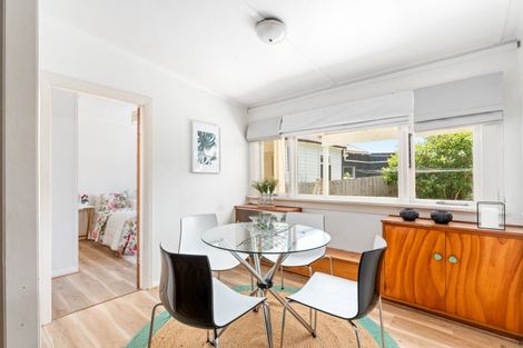 Photo of property in 1 Greenacres Street, Macandrew Bay, Dunedin, 9014