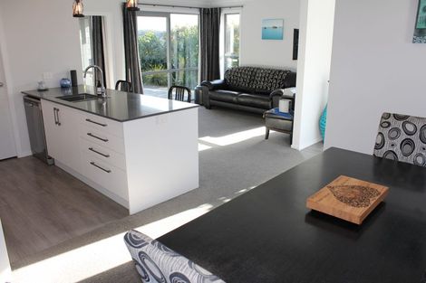 Photo of property in 210 Waikite Road, Welcome Bay, Tauranga, 3175