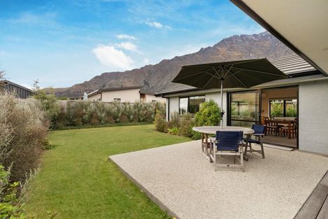 Photo of property in 12 Shepherd Road, Jacks Point, Queenstown, 9371