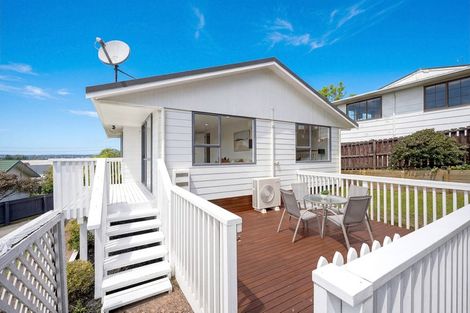 Photo of property in 140d Hepburn Road, Glendene, Auckland, 0602