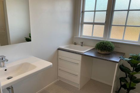 Photo of property in 1/95 Whites Line East, Waiwhetu, Lower Hutt, 5010